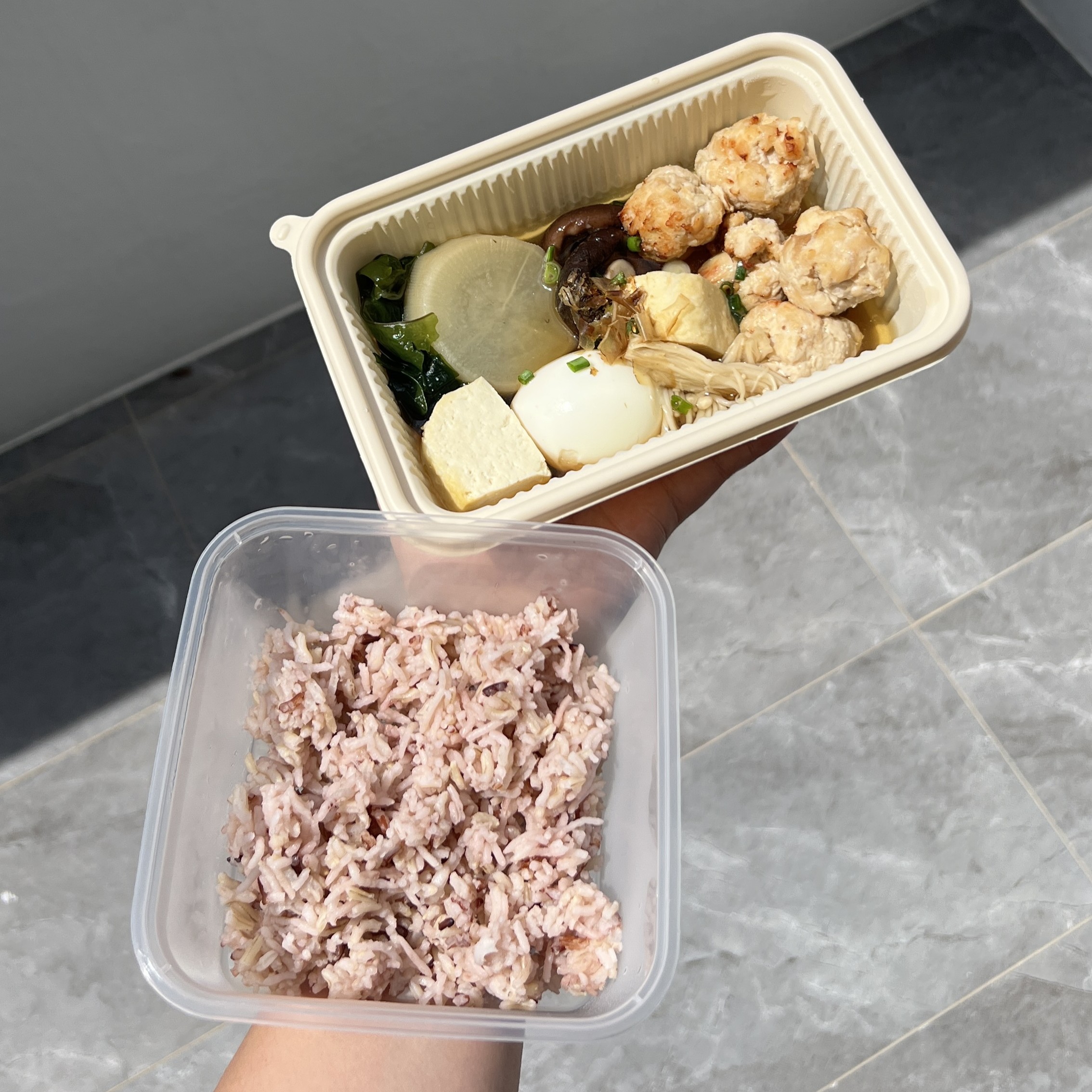 Japanese Oden Bowl (Fresh Ingredients) with mix grain rice