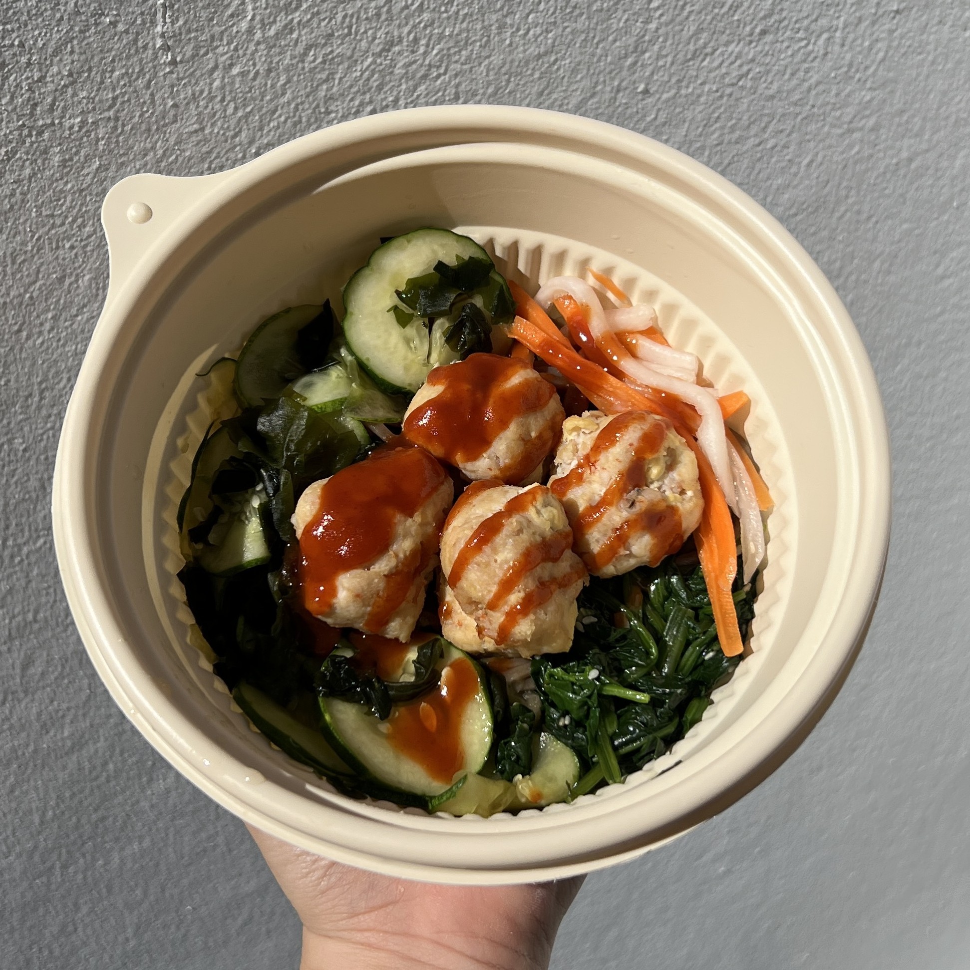 Light Bouncy Chicken & Shrimp Ball soba Bowl