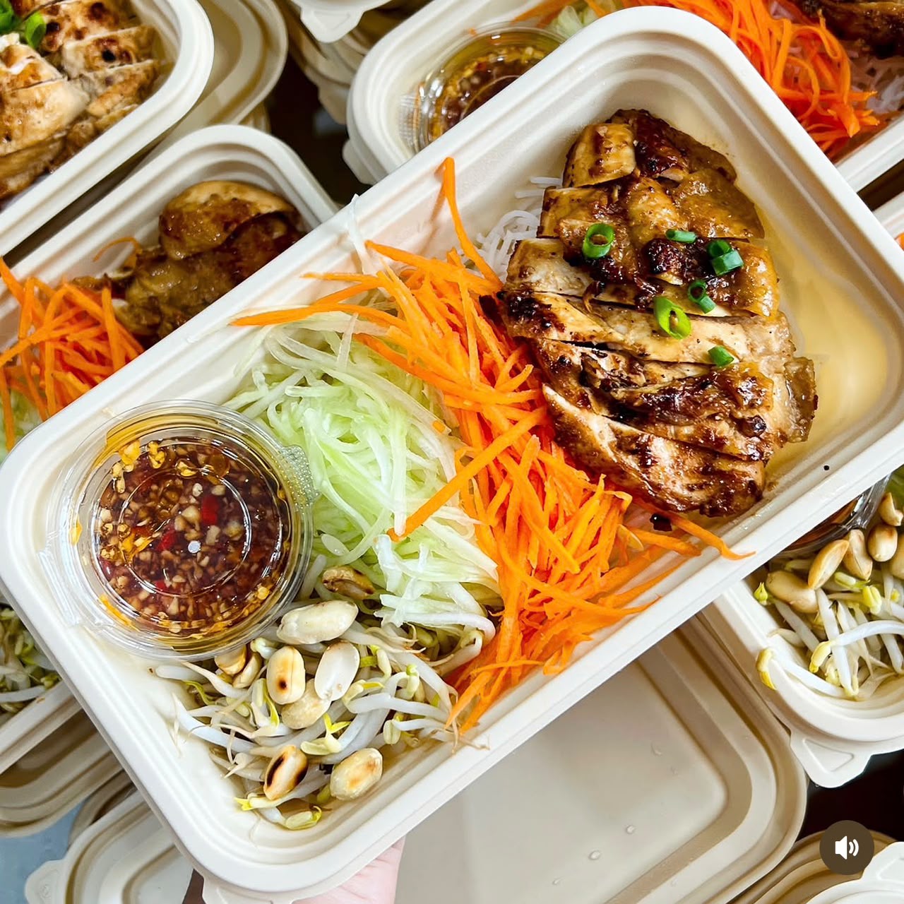 Vietnamese Lemongrass Chicken Vermicelli Bowl 